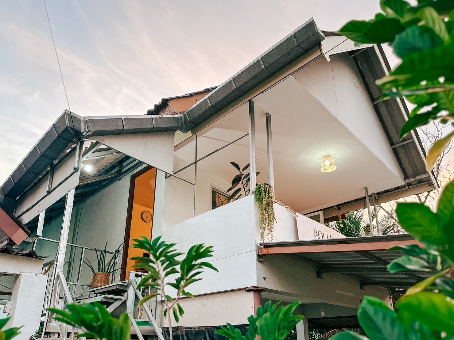 Ao Luek Homie Homestay balcony