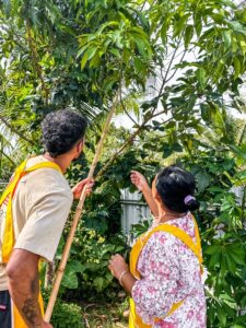Traveler learning Thai cooking in Ao Luek
